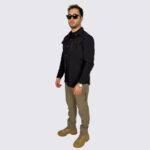 siyah taktik gomlek bej pantolon taktik kombin